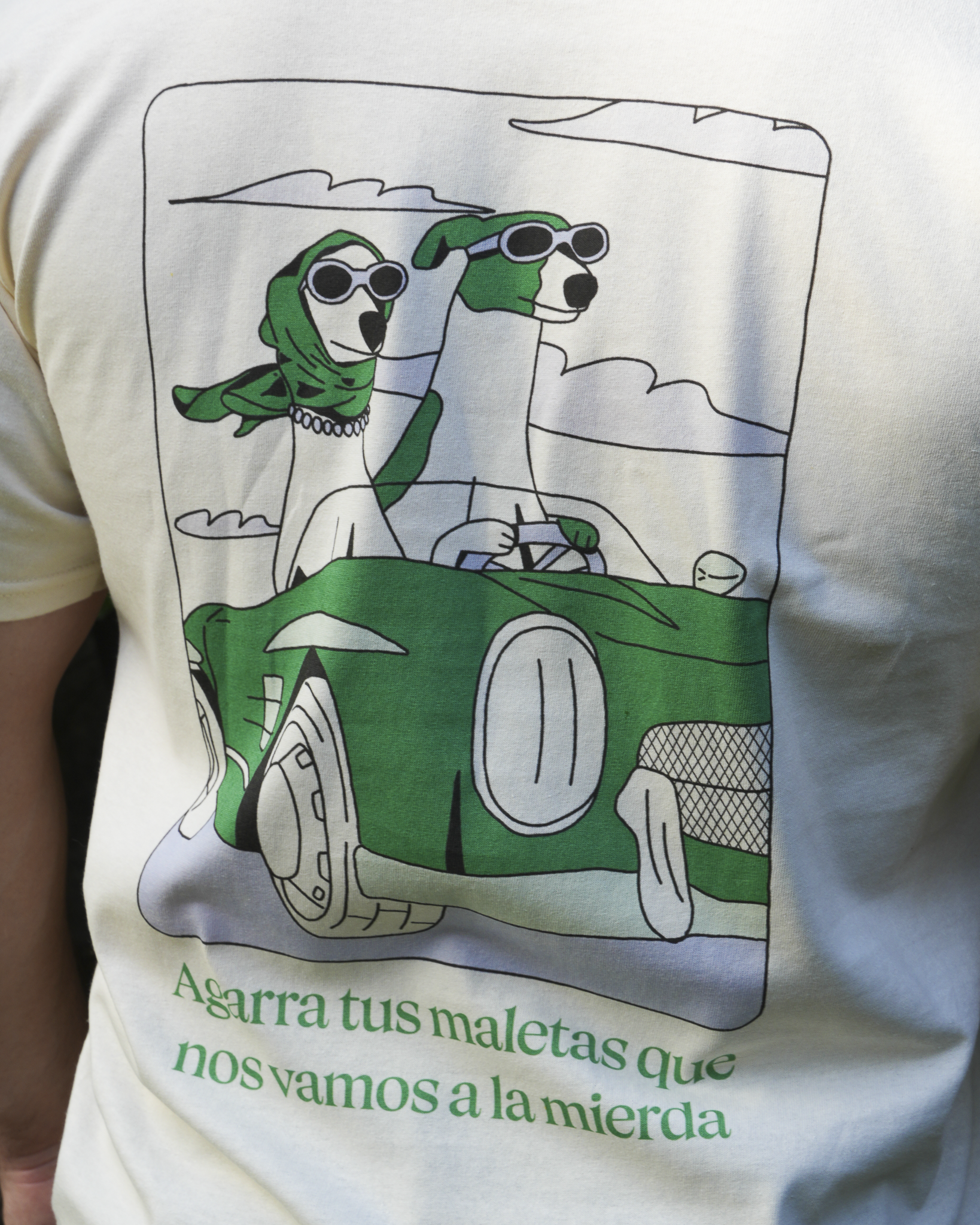 Polera Agarra tus maletas (versión crema)