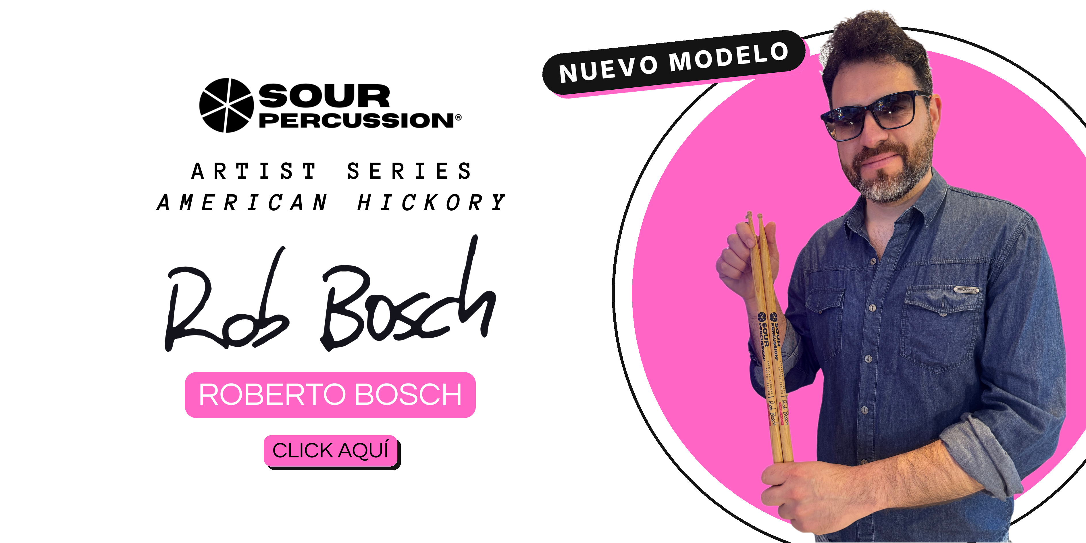Roberto Bosch sostiene sus nuevas baquetas (drumsticks) firmadas Rob Bosch, de la línea Artist Series American Hickory de Sour Percussion