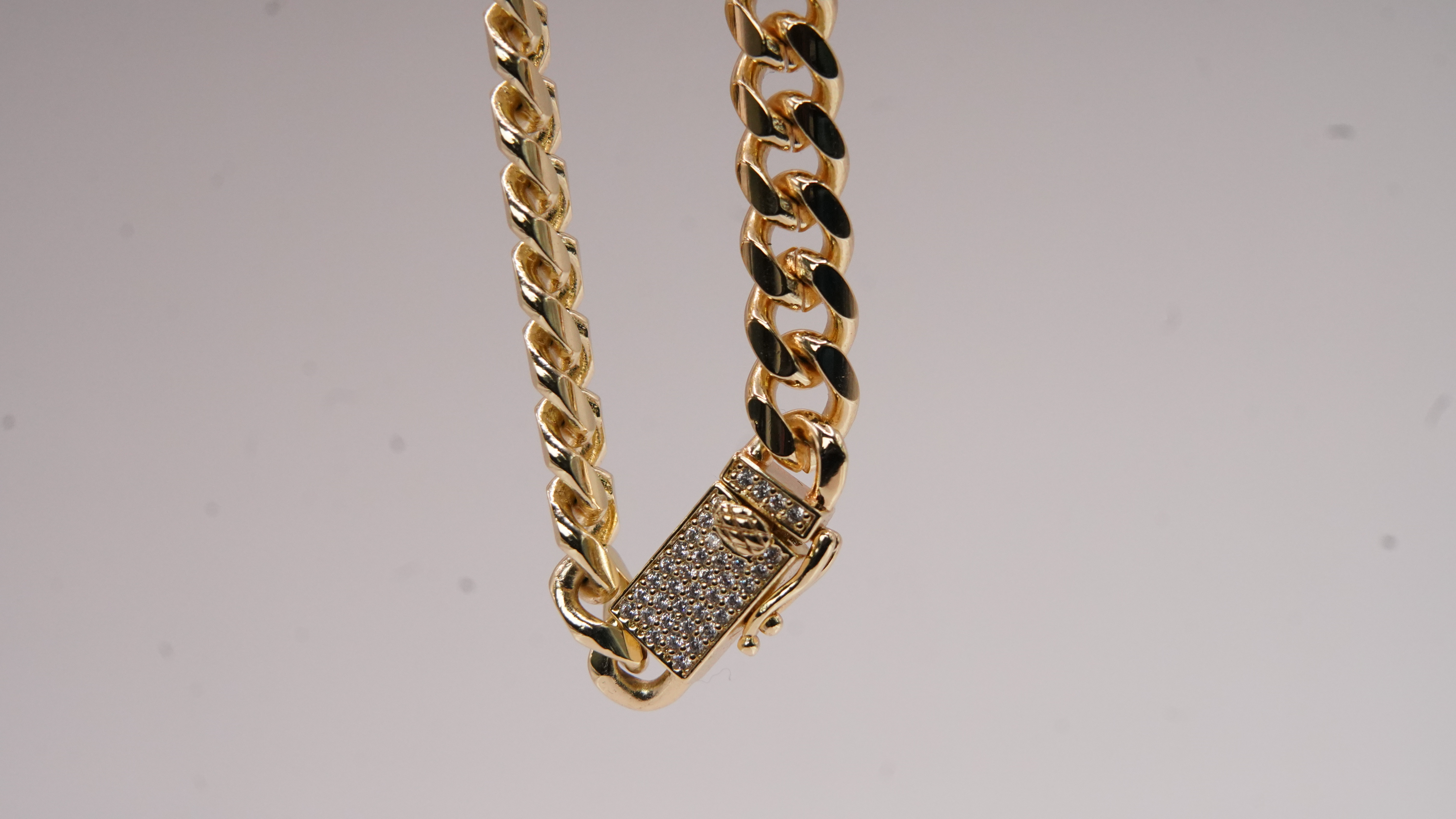 collares