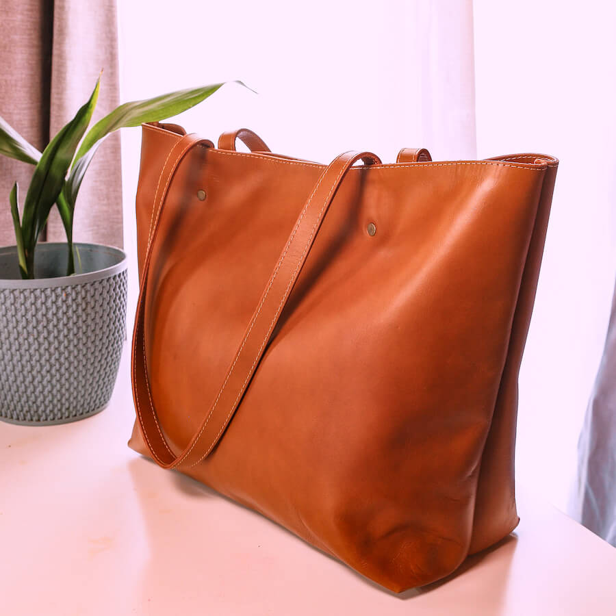 Cartera Milán de cuero artesanal Taren — cuero capellado chileno