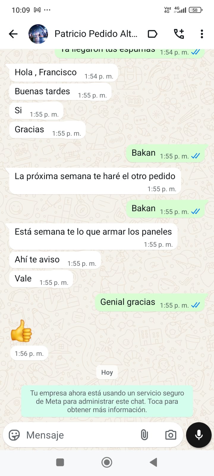 Testimonio real de Patricio agradeciendo la rapidez en la entrega y el servicio de AcusticWall tras recibir sus espumas acústicas.
