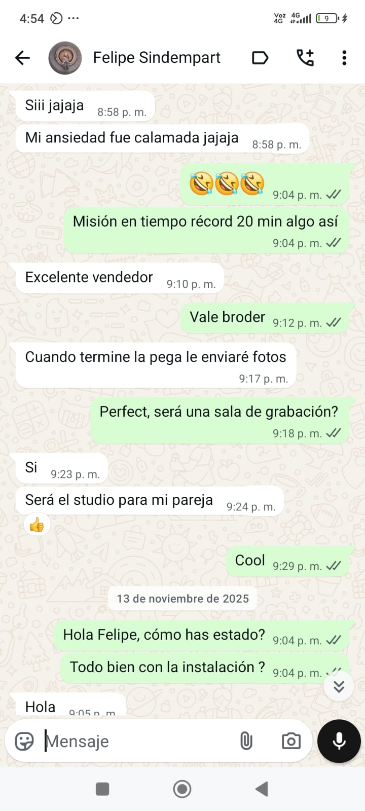 Cliente Felipe Sindempart valorando la rapidez de entrega de espumas acústicas AcusticWall y calificando al vendedor como excelente.