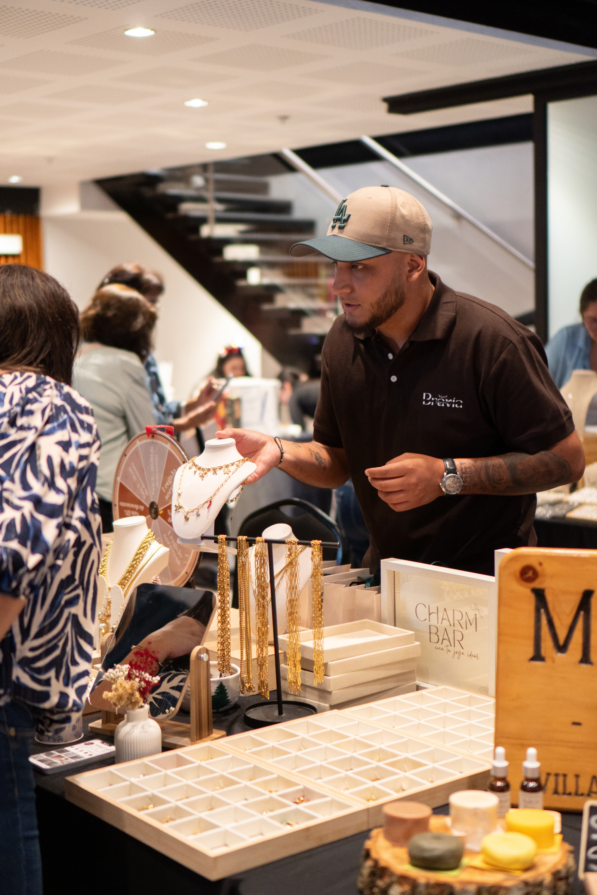 Exhibe tu marca con nosotros