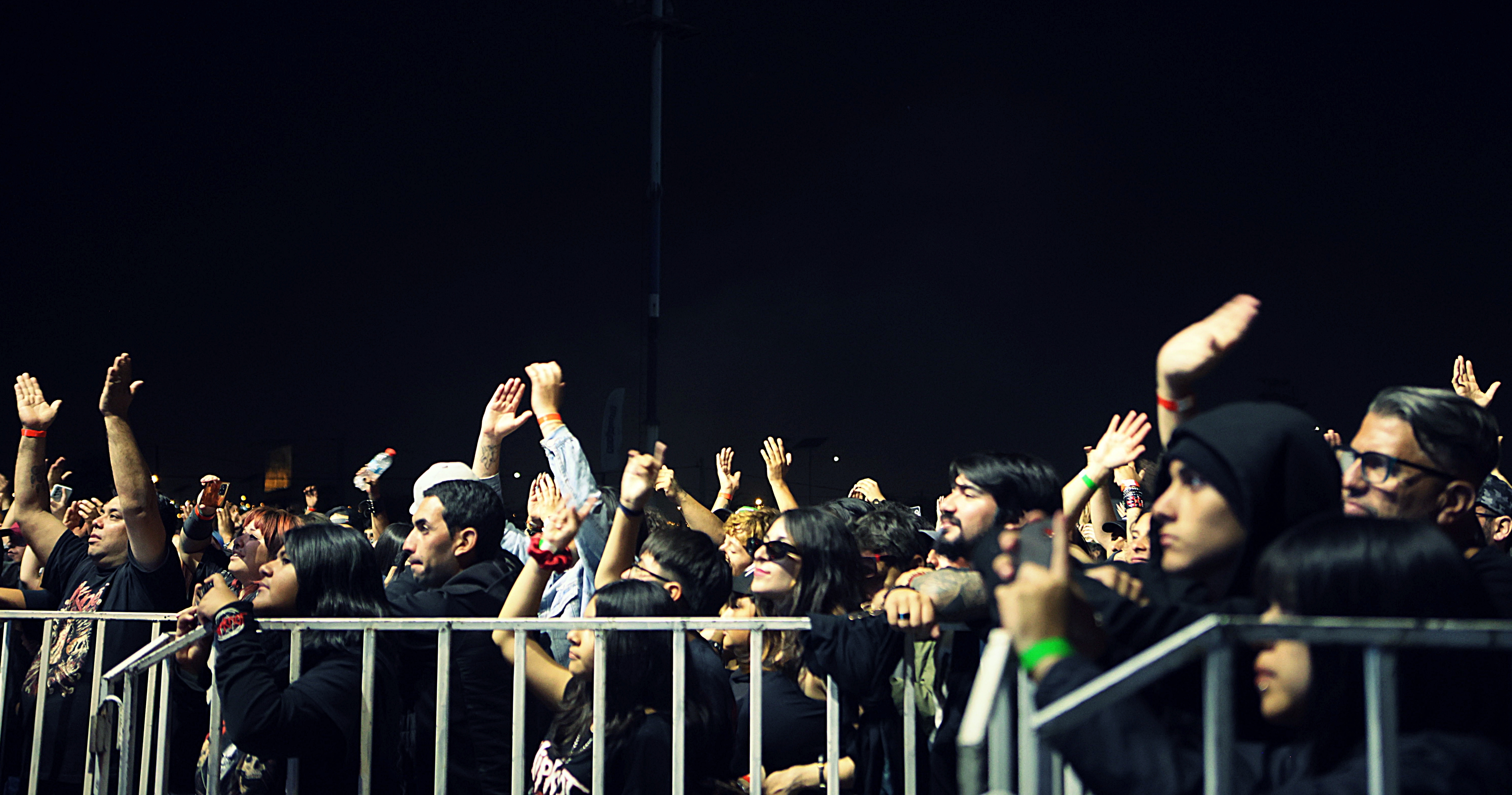 <p>GLOBAL MUSIC</p>
<div>PRODUCCIONES</div>