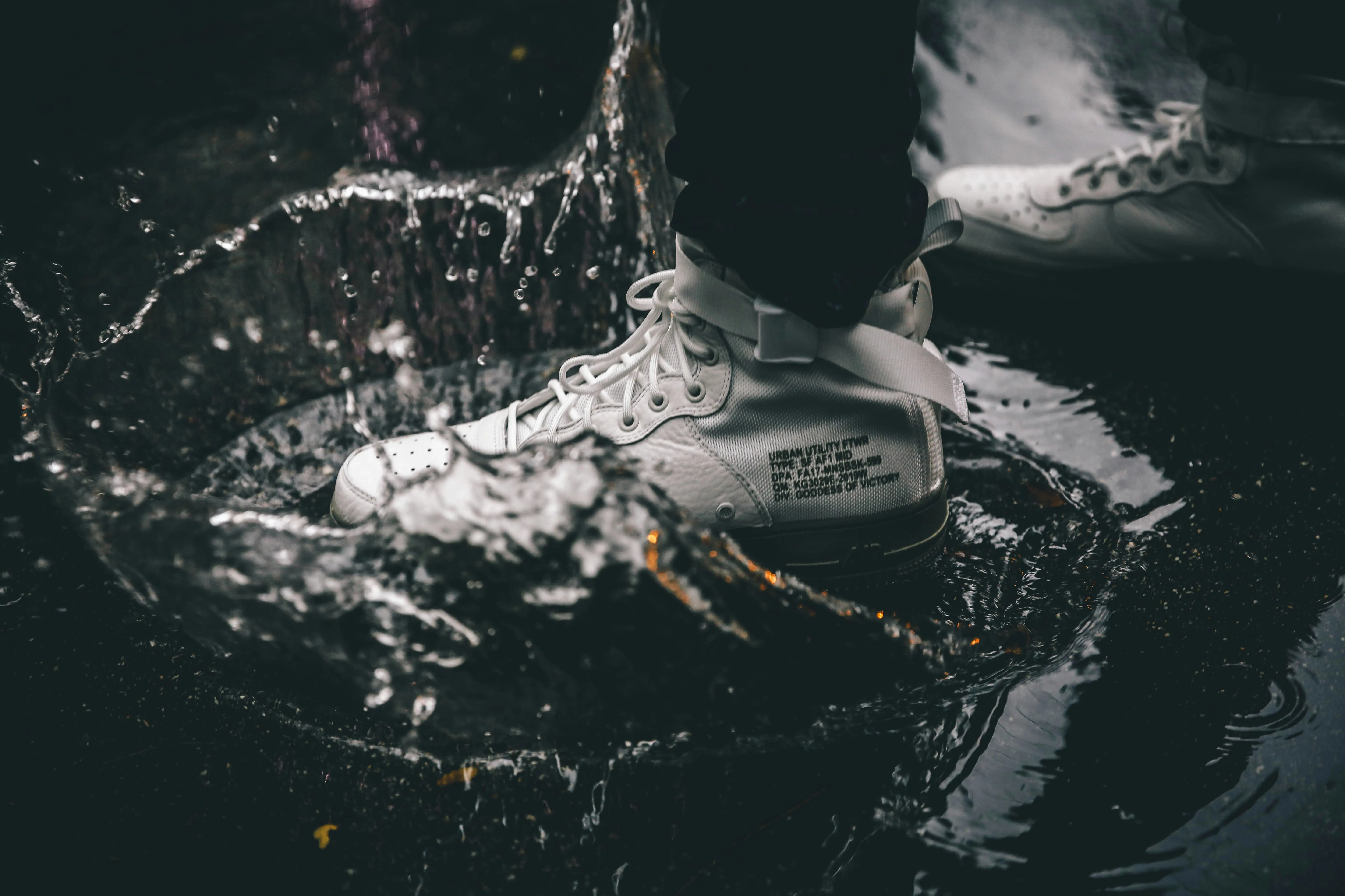 ULTIMATE SNEAKERS