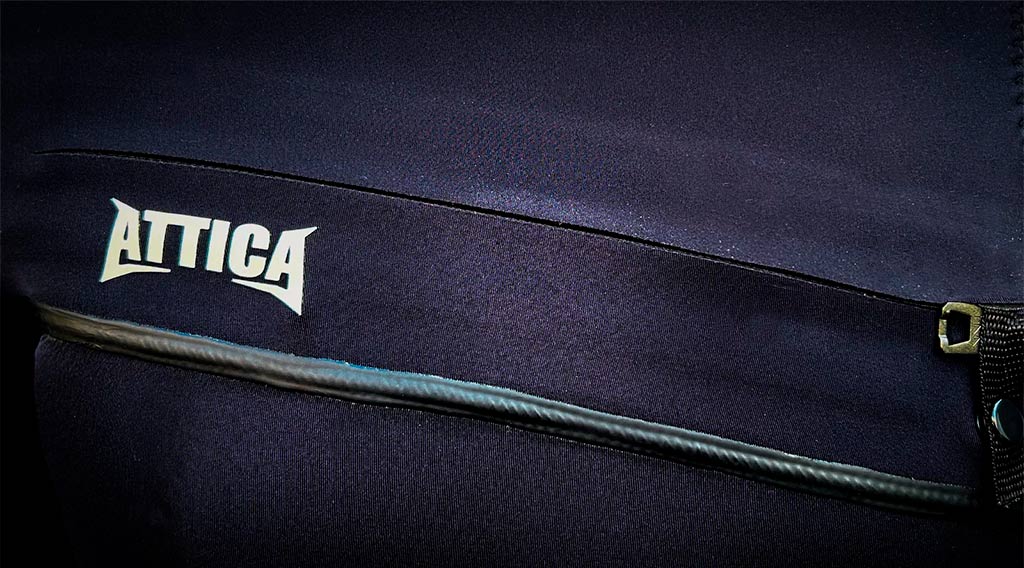 TRAJES  ATTICA — Potencia y calor