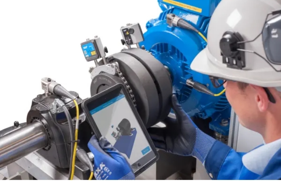 <b><sup><sub>EQUIPOS Y KIT SKF</sub></sup></b>