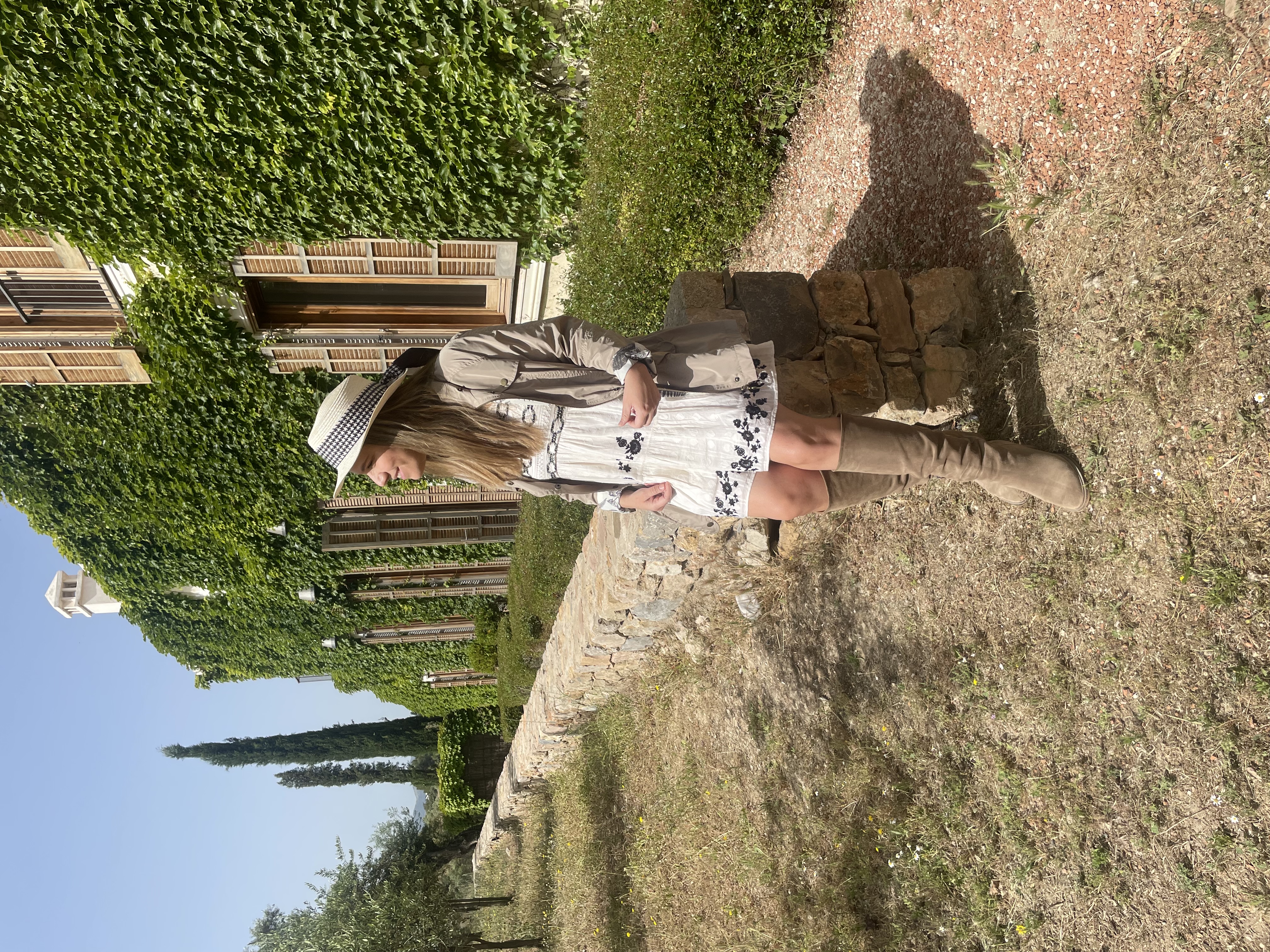 COLA DE PATO<br>
<br>
<div></div>