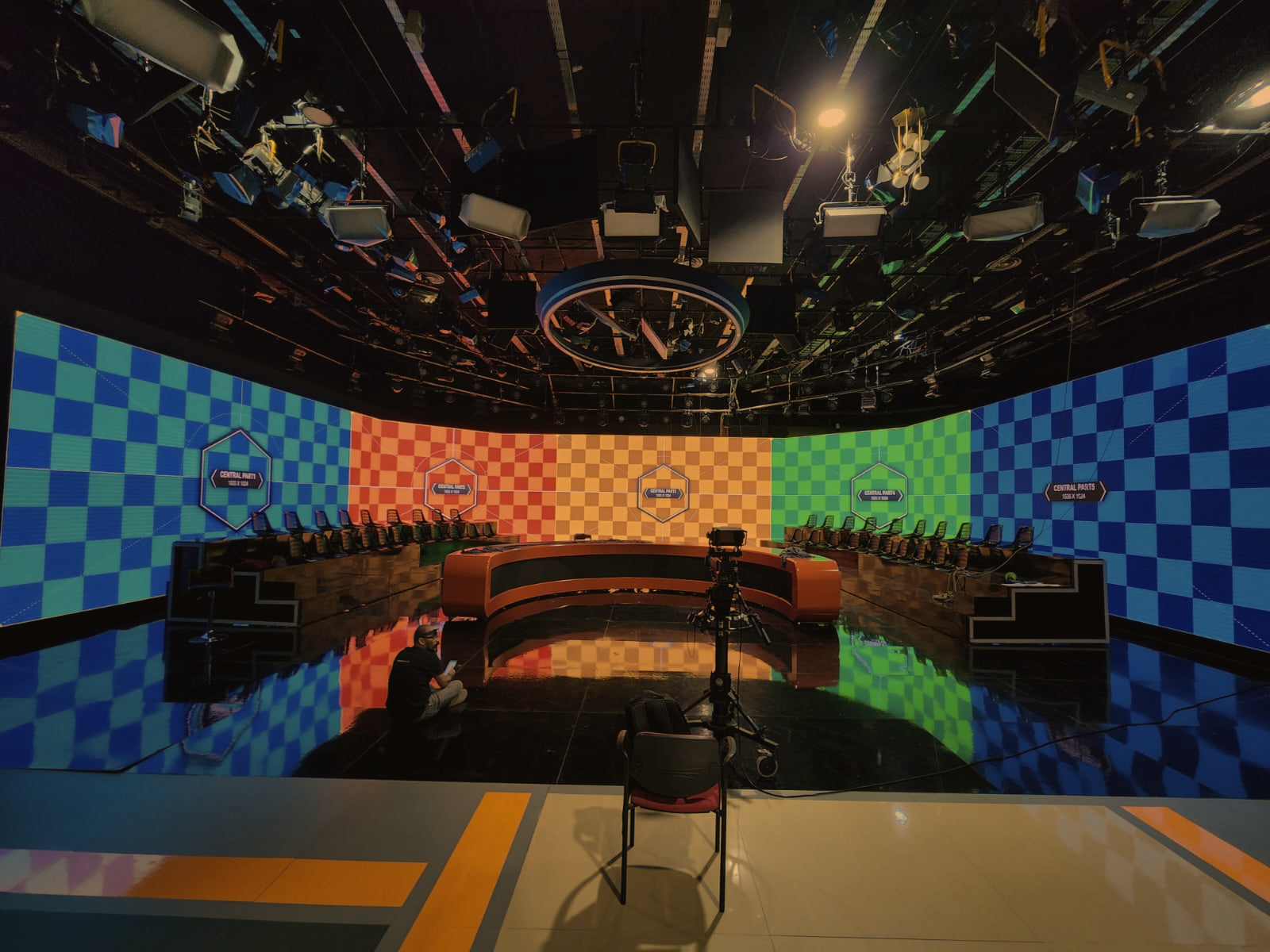 <b>TECNOLOGÍA LED PROFESIONAL</b>