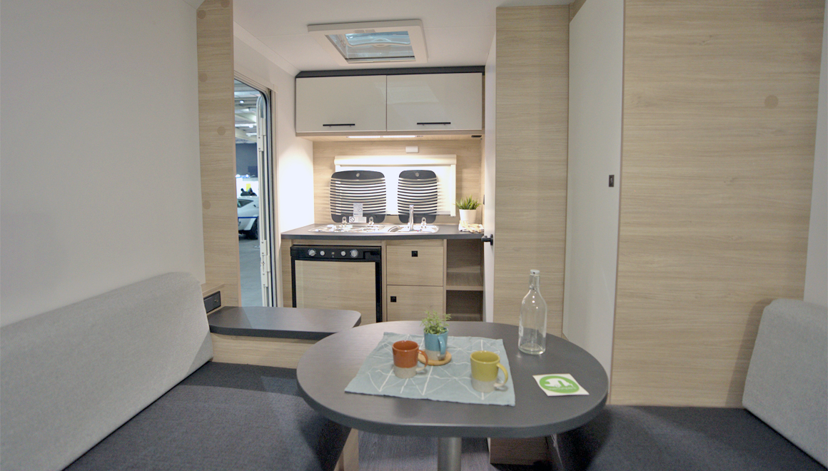 CARAVELAIR ALBA 350 con sistema solar